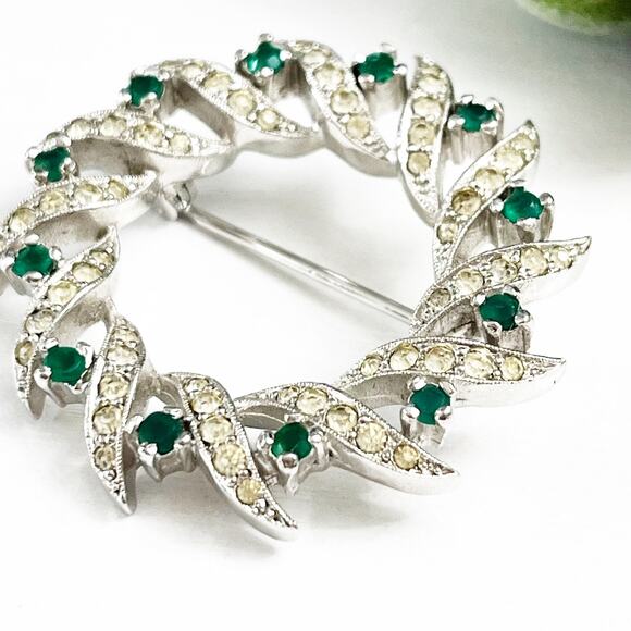 Panetta Vintage Emerald Green Crystal Wreath Brooch - Picture 3 of 7